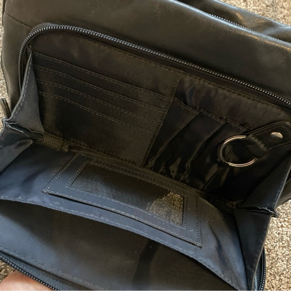 VTG Wilsons Leather Crossbody Shoulder Bag Blue Front Pockets Back Wallet - Picture 3 of 5